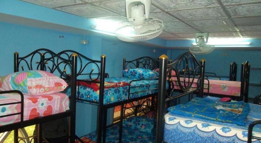 Centaur Inn Hostel Bangkok Extérieur photo