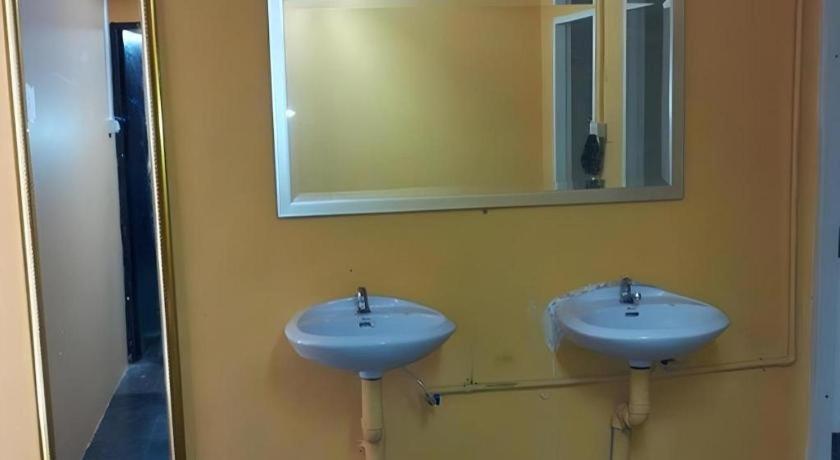 Centaur Inn Hostel Bangkok Extérieur photo