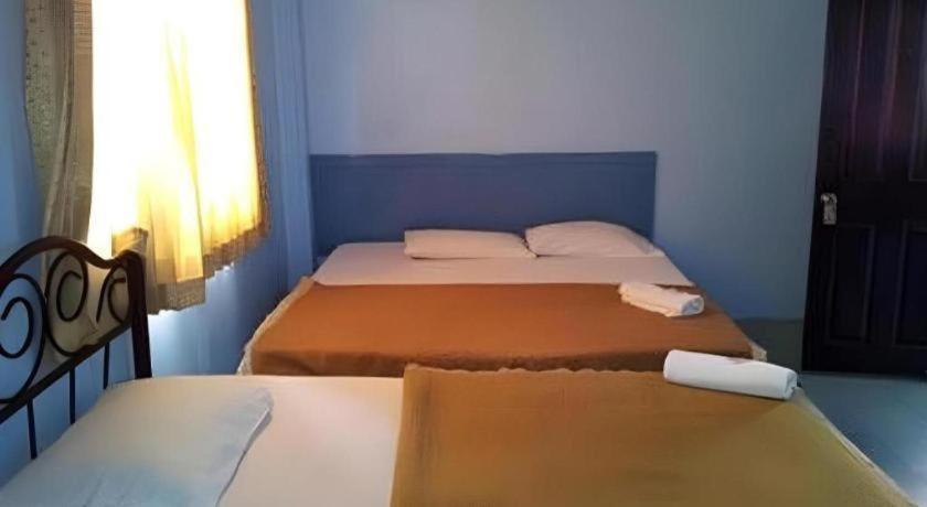 Centaur Inn Hostel Bangkok Extérieur photo